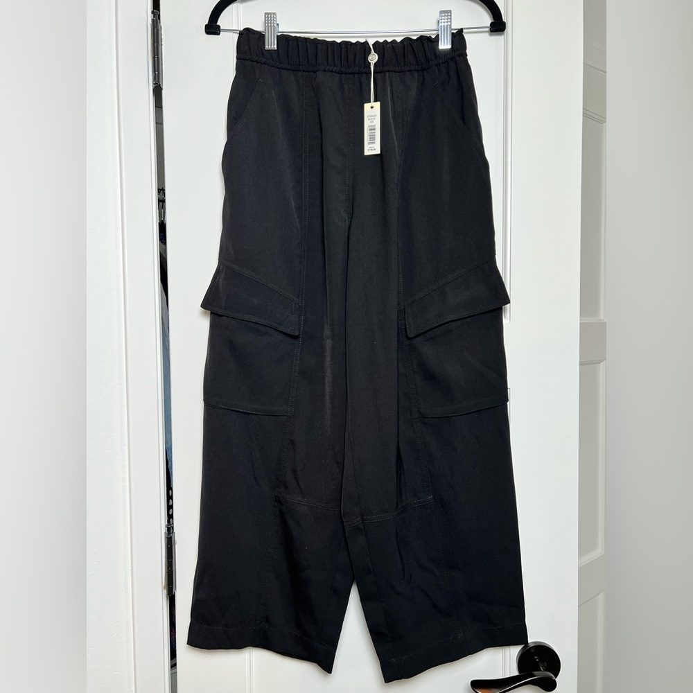NWT Max Studio Black Cropped Cargo Wide Leg Stretchy Trousers (XS)